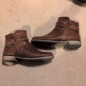 BareTraps Brown Ankle Boots Size 7M